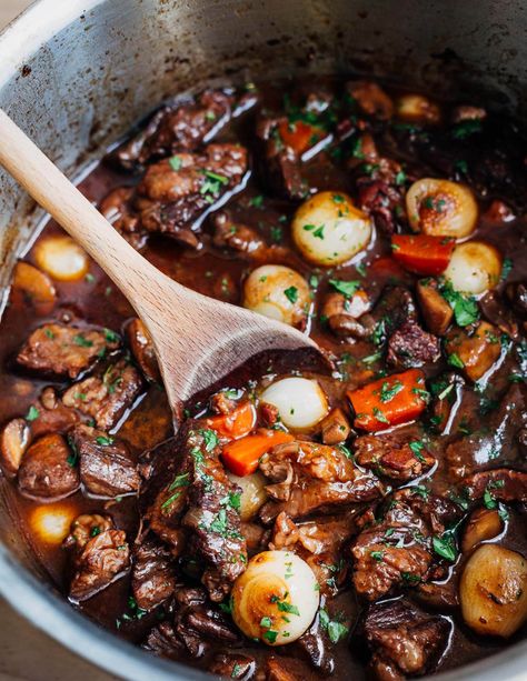 Beef Bourguignon Recipe - Brooklyn Supper Beef Bourguignon Crock Pot, Vegetable Beef Soup Instant Pot, Beef Soup Instant Pot, Beef Bourguignon Slow Cooker, Hot Beef, Beef Bourguignon Recipe, Beef Soup Recipes, Vegetable Beef Soup, Winter Comfort Food