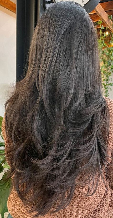 Haircut Ideas Brown Hair, Long Layered Haircut, Red Hair Inspiration, Ideas Haircut, Butterfly Haircut, Haircuts For Long Hair With Layers, Hair Dye Ideas, Ponytail Hairstyles Easy, Hair Inspiration Long