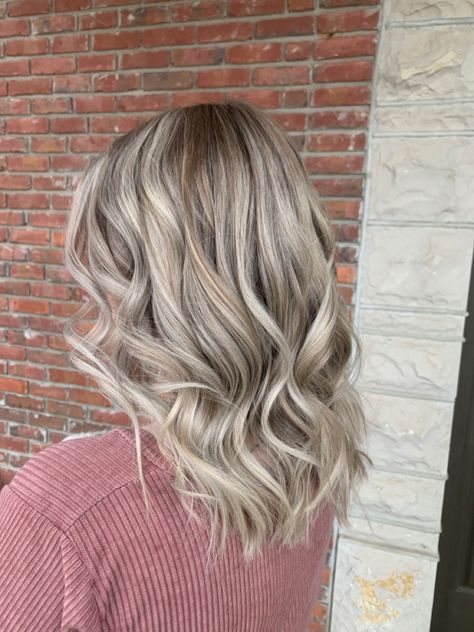 White Blonde With Lowlights, Icy Highlights On Blonde Hair, Dark Blonde Hair With Lowlights, Blended Highlights And Lowlights Blonde, Blonde Highlights With Lowlights, Ombre Hair Color For Brunettes, Icy Blonde Highlights, Cool Blonde Hair Colour, Summer Blonde Hair