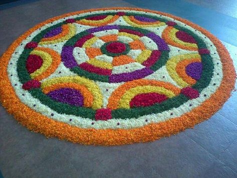 Athapookalam Designs, Floral Rangoli Designs, Rangoli With Flowers, Onam Pookalam Design, Rangoli Flower, Floral Rangoli, Flower Rangoli Designs, Onam Pookalam, Poo Kolam