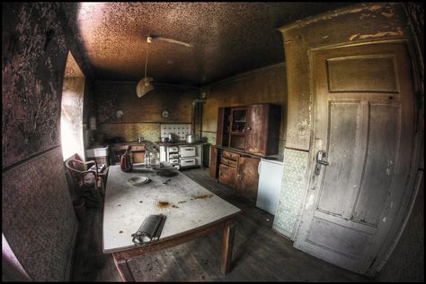 Creepy Kitchen Aesthetic, Creepy Kitchen, Life Reference, Hanging In There, Room Drawing, Kitchen Drawing, Creepy Pictures, Fish Eye, Sally Face