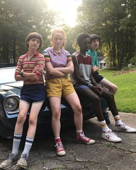 Lucas Stranger Things, Stranger Things Outfit, Stranger Things Season 3, Stranger Things Kids, Stranger Things Actors, Stranger Things Tv, Stranger Things Characters, Cast Stranger Things, Stranger Things Aesthetic