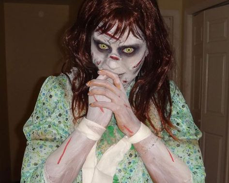 ‘Tis the Season to be Scary: A Very Exorcist Halloween - CaptainHowdy.com Regan Exorcist Costume, Exorcist Costume, Haunted House Inspiration, Scruffy Hair, Cute Clown Makeup, Awesome Costumes, Halloween Parejas, Girls Winter Outfits, Horror Costume