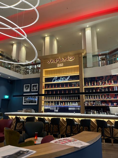 instagram: iriswlhm #vapiano #food #restaurant #pizza #pasta #italy #pretty Italian Pizzeria Aesthetic, Italian Pizza Shop Aesthetic, Pizza Aesthetic Restaurant, Italian Pizza Restaurant, Italian Restaurant Aesthetic Pasta, Pasta Italy, Food Restaurant, Pizza Pasta, Pizza