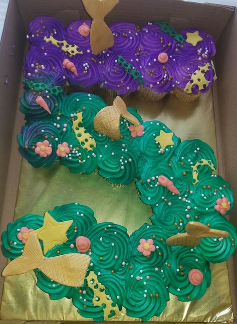 Pastel de sirena números Mermaid 5th Birthday Cake, Mermaid Birthday Cake Ideas, Birthday Ideas For Girls, Ariel Birthday Party, 3 Cake, Minecraft Toys, Mermaid Birthday Party Decorations, Mermaid Theme Birthday Party, Mermaid Cupcakes