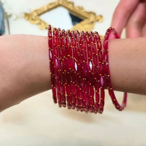 Desi Bangles, Garara Designs, Feminine Accessories, Bangles Collection, Silk Bangles, Beautiful Bangles, Bridal Anklet, Colorful Bangles, Friendship Photoshoot