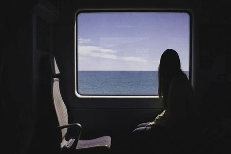 Train Window, Tumblr Iphone Wallpaper, Looking Out The Window, Window View, Foto Art, A Train, Travel Aesthetic, Timeline Photos, The Window