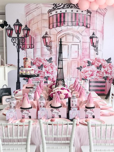 Tulle Tablecloth, Paris Themed Cakes, Paris Themed Birthday Party, Enchanted Party, Parisian Party, Tulle Poms, Paris Birthday Parties, Pink Favours, Fifth Birthday