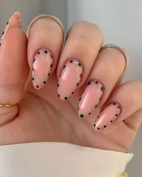 50+ Christmas Nails For A December Mani! - The Pink Brunette Dot Nail Art, Cute Christmas Nails, Christmas Nails Easy, Christmas Gel Nails, Dots Nails, Cute Gel Nails, Christmas Nails Acrylic, Nail Swag, Short Acrylic Nails Designs