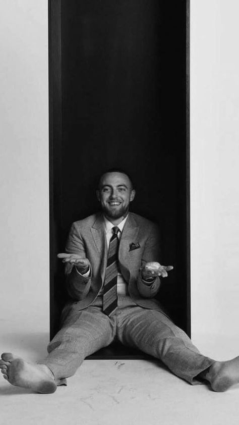 Mac Miller Black And White, Mac Angel, Mac Miller Albums, Rap Wallpaper, Iconic Album Covers, Hip Hop Art, Rap Aesthetic, Artistic Style, Mötley Crüe