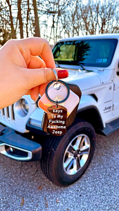 Jeep Wrangler Rubicon Aesthetic, Jeep Wrangler Keys, Jeep Keys Aesthetic, Jeep Astethic, Blue Jeep Wrangler Aesthetic, Jeep Car Keys, Keep Wrangler Aesthetic, Jeep Aesthetic Interior, Jeep Wrangler Interior Aesthetic