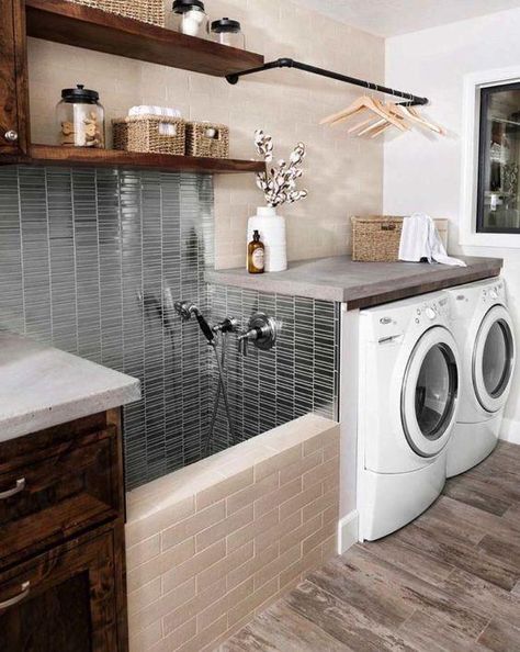 Have a look at this incredible collection of laundry room design ideas that are functional, stylish and full of inspiration. ... daha az Stylish Laundry Room, Dream Laundry Room, Farmhouse Laundry Room, Laundry Room Remodel, Laundry Room Inspiration, Small Laundry Room, Dog Rooms, Laundry Mud Room, Laundry Room Makeover