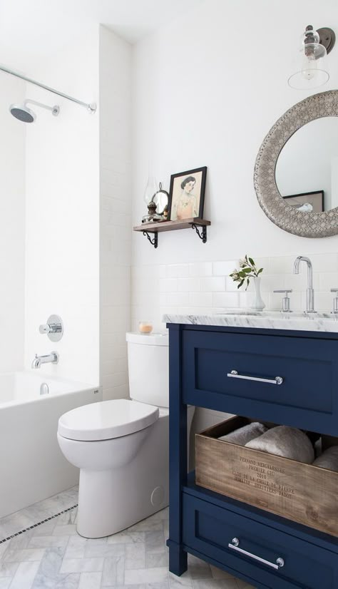 Vanity painted with Postal Blue from Pratt and Lambert —awesome bath revamp from The House Diaries Navy Bathroom, Blue Vanity, Bad Inspiration, Boys Bathroom, Decor Baie, Bathroom Reno, Upstairs Bathrooms, Bathroom Redo, Blue Bathroom