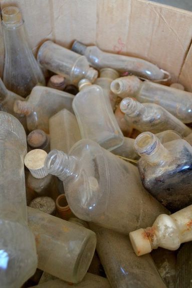 Glass Cleaning Bottles, Cleaning Bottles, Vintage Glass Bottles, Old Glass Bottles, Antique Glass Bottles, Glass Cleaning, Bottle Cleaner, Glass Bottles Decoration, Altered Bottles