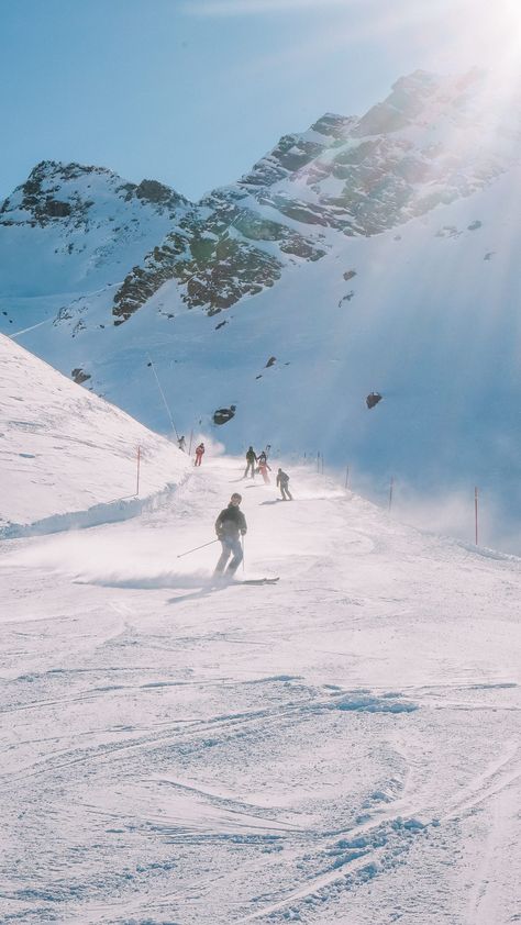 9 Best European Ski Resorts In The Alps - Hand Luggage Only - Travel, Food & Photography Blog Preppy Bgs For Zepeto, Preppy Winter Wallpaper, Best Places In Switzerland, Preppy Backgrounds, Aesthetic Zepeto, Mode Au Ski, Pfp Christmas, Preppy Pfp, Skiing Aesthetic