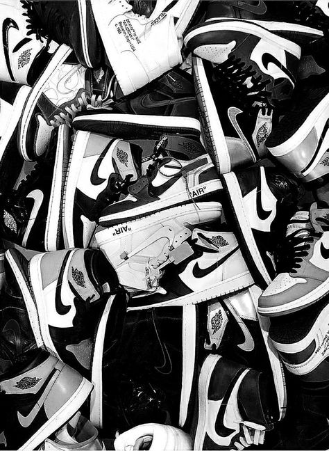 Nike 90s Aesthetic, 90s Black And White Aesthetic, Black And White Aesthetic Pics, White Aesthetic Photography, Retro Style Art, Black And White Photo Wall, Black And White Nikes, Sneaker Design, Black And White Picture Wall