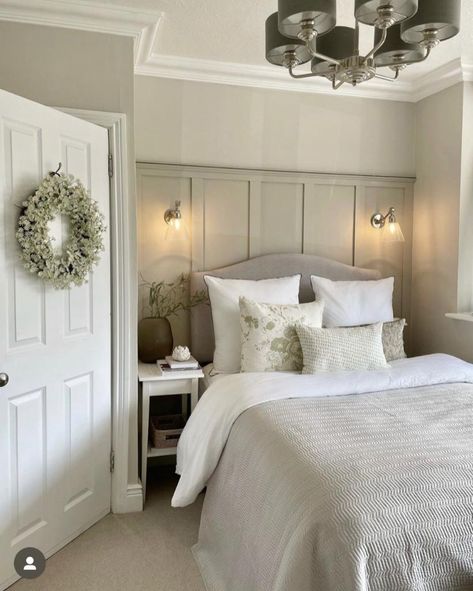 Cozy Bedroom Decor Ideas, Plaster Coving, Cozy Bedroom Decor, Design Ložnic, Bedroom Decoration Ideas, Sage Green Bedroom, Wall Panels Bedroom, Creative Bedroom, Bedroom Decor Cozy