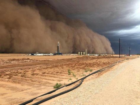 This dust storm (haboob) was in Big Spring, TX yesterday June 5, 2019.  Permian Basin Weather Photography, Super Earth, Dust Bowl, Dust Storm, Remain Calm, Rat Race, Meteorology, Gcse Art, Environment Design