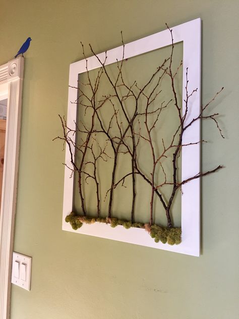 Wood Frame Decor, Art With Sticks Tree Branches, Twigs And Branches Decor, Stick Art Branches, Twig Art Diy Tree Branches, Wood Frame Ideas, Old Picture Frame Ideas, Framed Branches, Moss Picture Frame