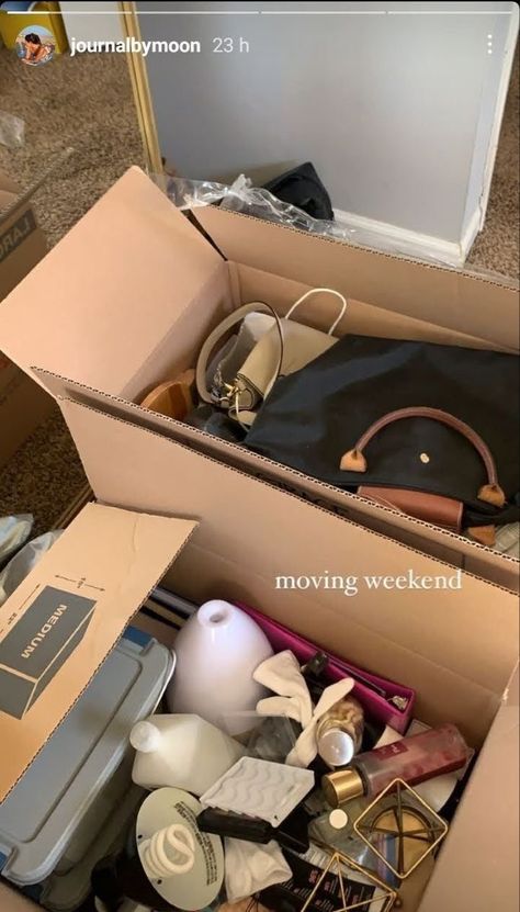 Move Aestethic, Moving House Aesthetic Boxes, House Shopping Aesthetic, Moving Out Aesthetic Pictures, Just Moved In Aesthetic, Moving Asethic, Moving States Aesthetic, Moving Out Aesthetic Keys, Manifest Moving Out