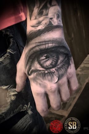 Men Hand Tattoos Ideas, Men Hand Tattoos, Hand Tattoos Ideas, Hand Eye Tattoo, Dark Angel Tattoo, Ojo Tattoo, Realistic Eye Tattoo, Tattoos Cool, Egyptian Eye Tattoos