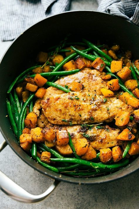 Skillet Chicken and Butternut Squash - Chelsea's Messy Apron Chicken And Squash Recipes, Whitefish Recipes, Chicken And Squash, Chicken And Butternut Squash, Pan Seared Chicken, Roasted Chicken Breast, Butternut Squash Recipes, French Dip, Skillet Chicken