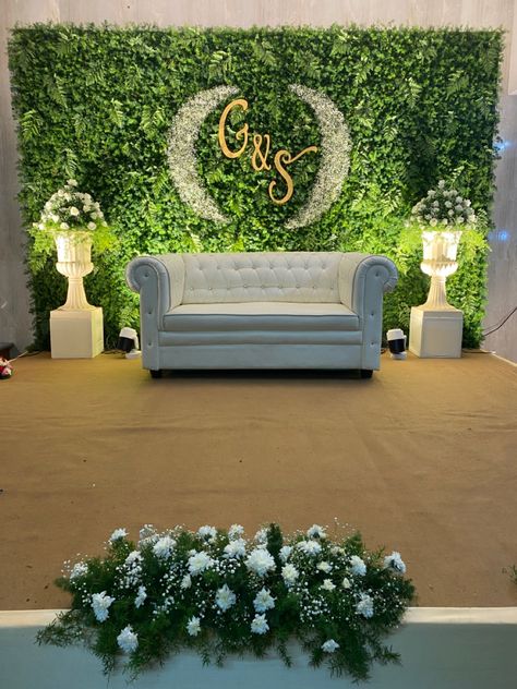 Green background Green Background Wedding Stage, Engagement Decorations Indian Simple, Engagement Background Decoration, Engagement Decorations Indian, Engagement Background, Wedding Mandapam, Wedding Bg, Marriage Hall Decoration, Leaf Decor Wedding