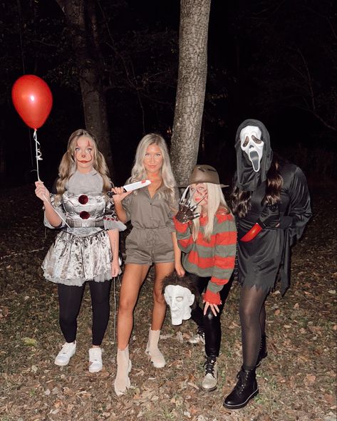 Scream Halloween Costume Ideas, Trio Horror Halloween Costumes, Horror Killers Costumes, Halloween Costumes For Trios Scary, Trio Scary Halloween Costumes, Clown Group Costume, Horror Group Costumes, Horror Movie Villians Costume, Scream And Freddy Costume