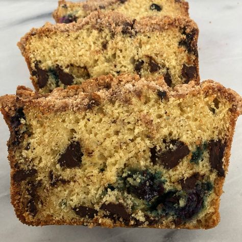 Blueberry Chocolate Chip Bread, Blueberry Bread In Bread Maker, Blueberry Bread With Crumb Topping, Blueberry Bread With Frozen Blueberries, Sailor Bailey Lemon Blueberry Bread, Cinnamon Crumble, Blueberry Chocolate, Chocolate Chip Bread, Blueberry Bread