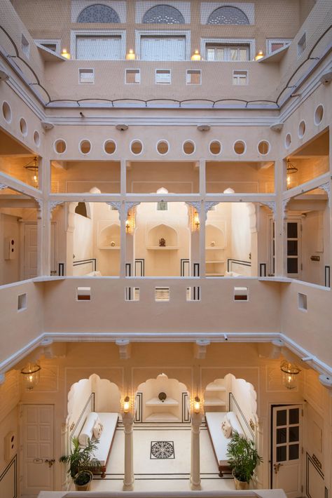 Modern Rajasthani Interiors, Traditional Hotel Design, Rajasthani Haveli Design, Rajasthani House, Haveli Interior, Futuristic Classroom, Rajasthani Haveli, Rajasthani Architecture, Drawing Room Concept