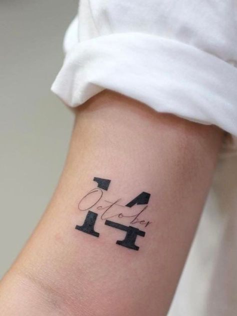 Unforgettable Date Tattoo Ideas for 2024: Celebrate Life's Milestones with Creative Ink Designs Tattoo Bts, Remember Tattoo, Birthdate Tattoo, Tattoo Homme, Meaning Tattoos, Tattoo Wedding, Tattoos Aesthetic, Father Tattoos, Tattoos Meaningful