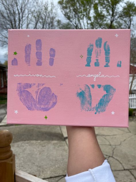 Handprint Art With Friends, Handprint Painting Canvas, Best Friend Handprint Painting, Hand Painting For Friends, Bsf Hand Print Painting, Handprint On Canvas Friends, Friends Handprint Canvas, Hand Print Canvas Ideas For Friends, Family Handprint Art Canvas Cute Ideas