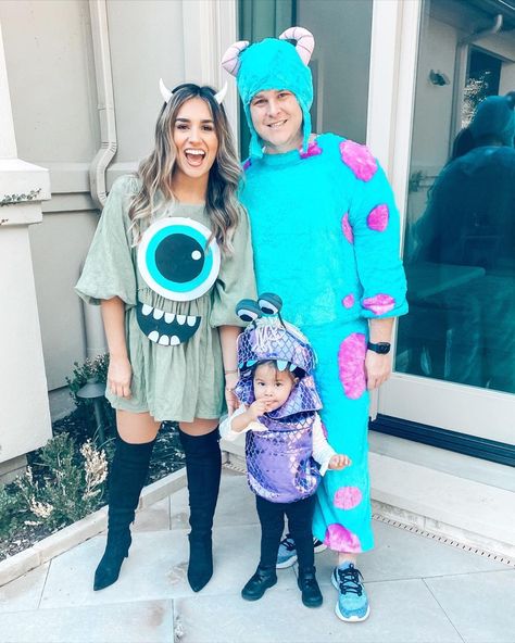 I wouldn’t have nothing if I didn’t have you! 💙💜 Monsters INC Halloween Family Costume Disney Family Halloween Costumes, Monsters Inc Halloween Costumes, Disney Family Costumes, Monsters Inc Halloween, Family Halloween Costume Ideas, Family Themed Halloween Costumes, Family Halloween Costume, Themed Halloween Costumes, Halloween Costumes For 3