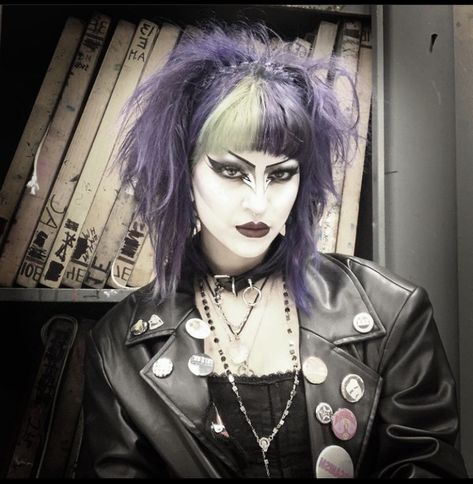 Trad Goth Hair, Trad Goth Makeup 80s, Goth People, New Wave Goth, Deathrock Fashion, Gothic Subculture, Graveyard Scene, Witchy Outfits, Goth Subculture