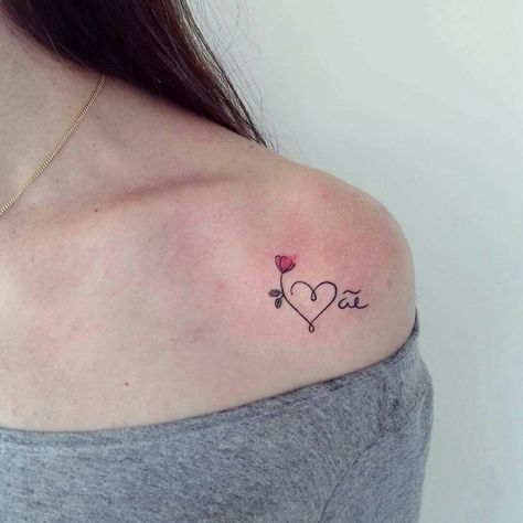 25 Cute Small Feminine Tattoos for Women 2018 - Tiny Meaningful Tattoos Small Feminine Tattoos, Small Shoulder Tattoos, Small Tattoos With Meaning, Small Meaningful Tattoos, Disney Tattoo, Cute Small Tattoos, Shoulder Tattoos For Women, Tattoo Feminina, Girly Tattoos