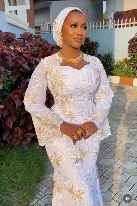 Hausa Lace Gown Styles - Gist94 Hausa Lace Gown Styles, Gambian Clothes, Eid Outfits African, Lace Gown Styles Nigerian, Nigerian Dress Styles, Nigerian Lace Styles Dress, African Party Dresses, Nigerian Lace Styles, Modest Dresses Fashion