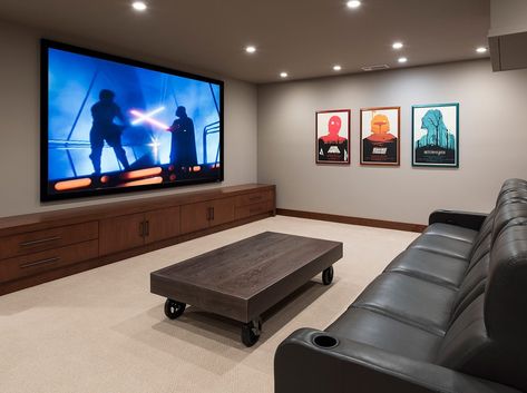 Movie Room Entertainment Center, Home Theater On A Budget, Small Entertainment Room, Home Entertainment Room, Modern Home Theater, Small Home Theaters, Home Theater Room Design, Theater Room Design, Media Room Design