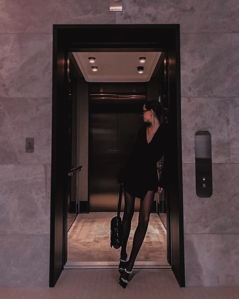 Dingy Aesthetic, Elevator Pictures, Elevator Photoshoot, Diamond Pants, Elevator Selfie, Photography Artistique, Shoot Moodboard, Future Aesthetic, Woman In Suit