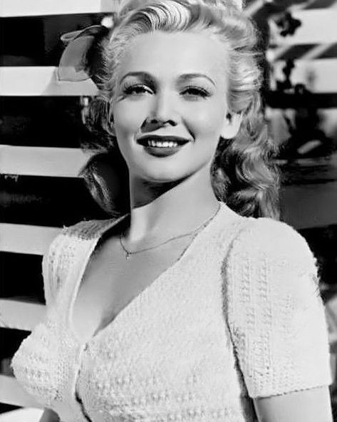 Carole Landis, 50s Women, Vintage Hollywood Glamour, Actrices Hollywood, Hollywood Glam, Vintage Hollywood, Classic Beauty, Hollywood Glamour, Classic Hollywood