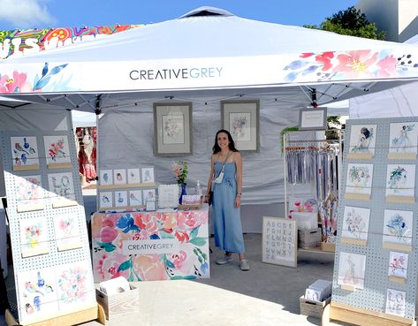 Shop Studio Ideas, Stationary Display Craft Show, Farmers Market Art Display, Art Show Set Up Booth Ideas, Market Stall Banner, Art Pop Up Shop Ideas, Art Display Booth, Artist Booth Display, Art Booth Display