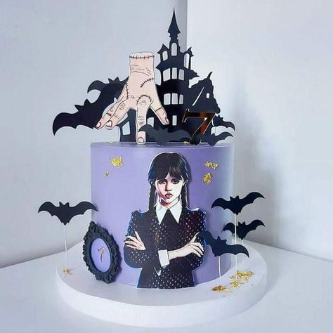 Birthday Cake Wednesday, Wednesday Addams Cakes, Tort Wednesday, Wednesday Theme Cake, Wednesday Addams Cake Ideas, Wednesday Cake Ideas, Merlina Cake, Wednesday Birthday Cake, Wednesday Addams Birthday Cake