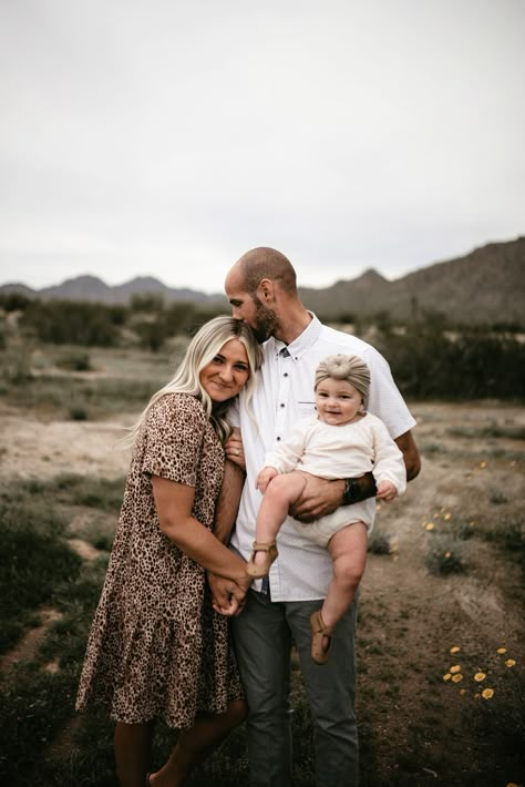 Self Timer Family Photos, Fall Photoshoot Ideas Family Of 3, Family Photo One Child, Fall Family Pictures Poses For 3, Fall Pictures Family Of 3, Fall Boho Family Pictures, Family Of 3 Photo Outfits, Small Family Photoshoot Ideas, 6 Month Old Family Pictures