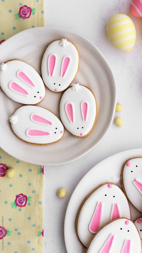 Rabbit Icing Cookie, Easter Egg Cookie Designs, Decorated Egg Cookies, Easter Egg Cutout Cookies, Easter Sugar Cookies Decorated Easy, Easter Eggs Cookies, Easter Iced Sugar Cookies, Easter Cookie Designs, Easter Egg Sugar Cookies Royal Icing