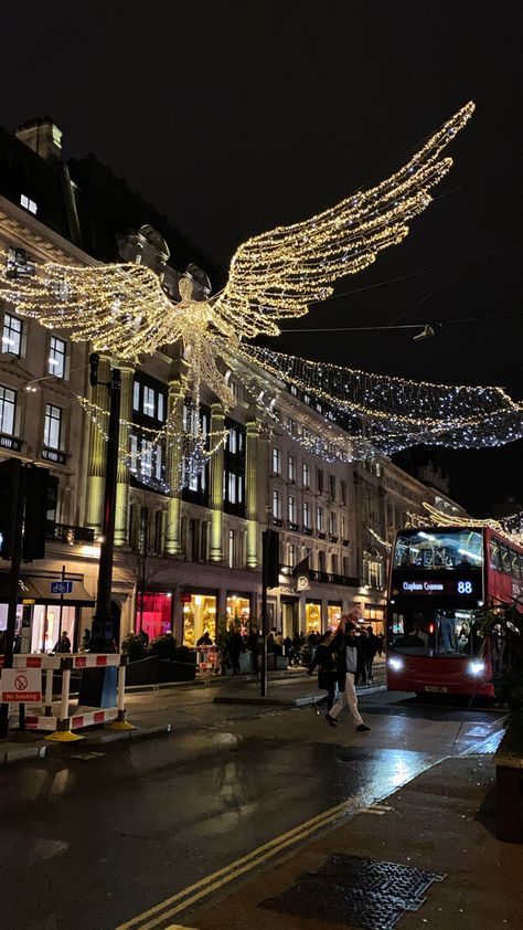 christmas time in london at bond street Bond Street Christmas, New Bond Street London, New Year London, London Ideas, Bond Street London, Christmas In London, London Dreams, Christmas Place, London Christmas