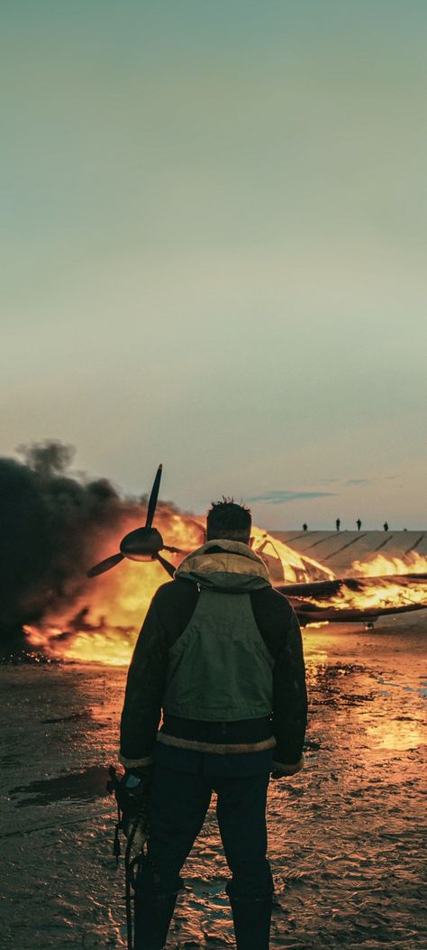 Dunkirk wallpaper Dunkirk Wallpaper, Cinema Wallpaper, Dunkirk Movie, Fury Movie, Desktop Wallpapers Hd, Movie Shots, Movies And Series, Movie Posters Minimalist, Movie Wallpapers