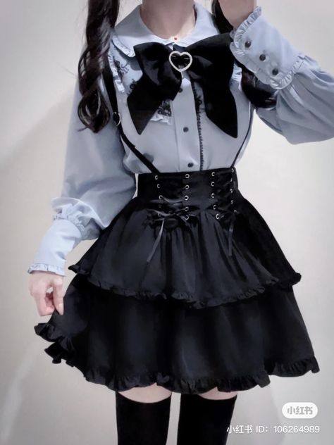 Kawaii Gothic Outfits, Kawaii Simple Outfits, Ryosangata Outfit, Black Kawaii Outfits, Character Design Outfits, Landmine Style, Girly Kei Fashion, Ouji Fashion Female, Ryousangata Fashion