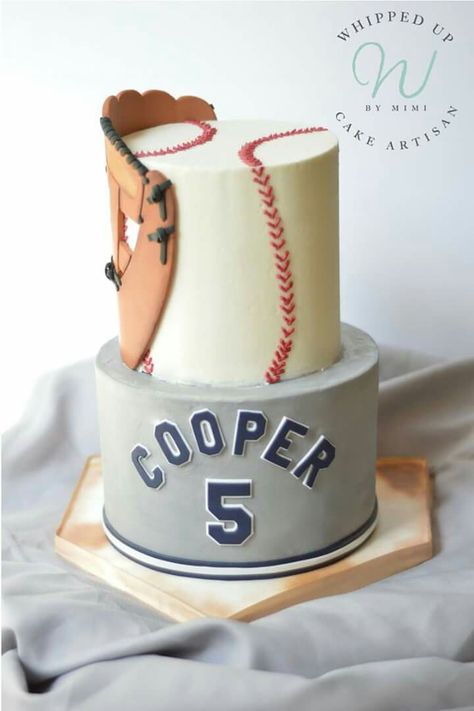 Whipped Up By Mimi:  Baseball theme birthday cake.  ♡ Baseball Birthday Party Cake, Mets Cake, Yankees Birthday Party, Baseball Themed Cake, Baseball Theme Cakes, Cake Tricks, Birthday Cake Buttercream, Baseball Theme Birthday Party, Baseball Birthday Cakes