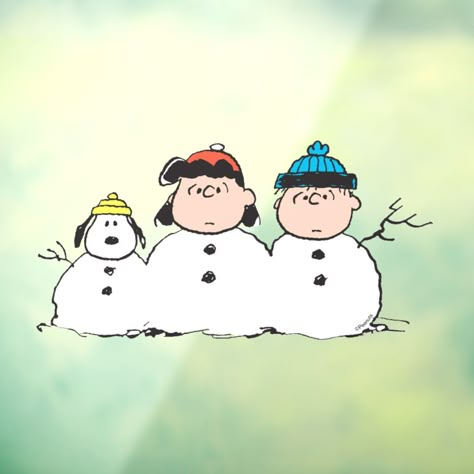 Check out this fun Peanuts design Snoopy, Lucy and Linus. Vintage Frosty The Snowman, Peanuts Characters Christmas, Charlie Brown Classroom Door, Holiday Drawings Winter, Winter Decorations For Classroom, Christmas Window Paintings, Winter Snoopy, Charlie Brown Christmas Decorations, Snoopy Christmas Decorations