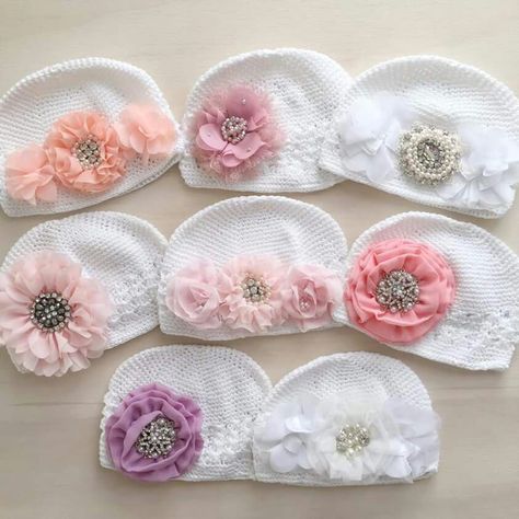 Newborn Hospital Outfit Girl, Pola Topi, Baby Bow Hats, Princess Hair Bows, Projek Menjahit, Sewing Baby Clothes, Rhinestone Crafts, Baby Bling, Quick Crafts