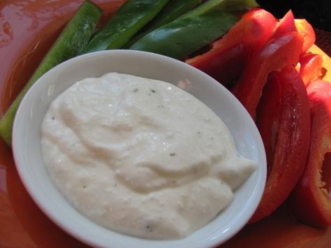 Robust Ranch Dip Greek Dressing Recipe Creamy, Creamy Greek Dressing, House Dressing Recipe, Russian Salad Dressing, Greek Salad Dressing Recipe, Best Greek Salad, Salad Appetizer Cups, Traditional Greek Salad, Greek Dressing